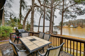 Rustic Valley Cottage with Boathouse on Lake Harding